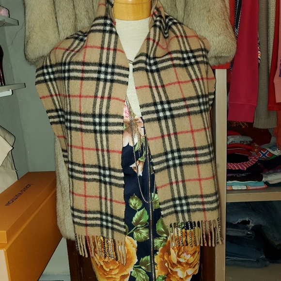 Burberry Scarf - Picture 2 of 10